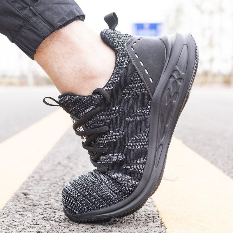 Nesunaikinami apsauginiai batai moterims.