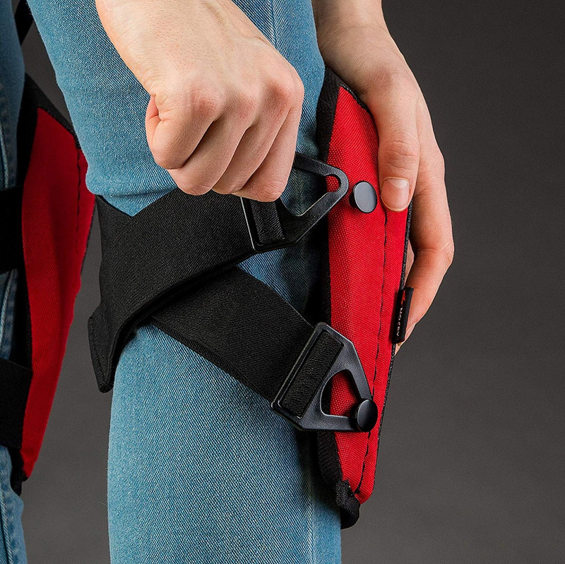 Grīdas un jumta ceļgalu sargi ar putu polsterējumu un neslīdošu ādu, spēcīgām dubultām siksnām un regulējamiem Easy Fix klipiem