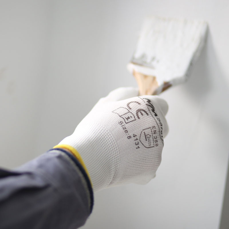 NMSafety 12 pár varrat nélküli kötött fehér nylon bélés bevonatú PU gumi a tenyérre, védő antisztatikus munkavédelmi kesztyű