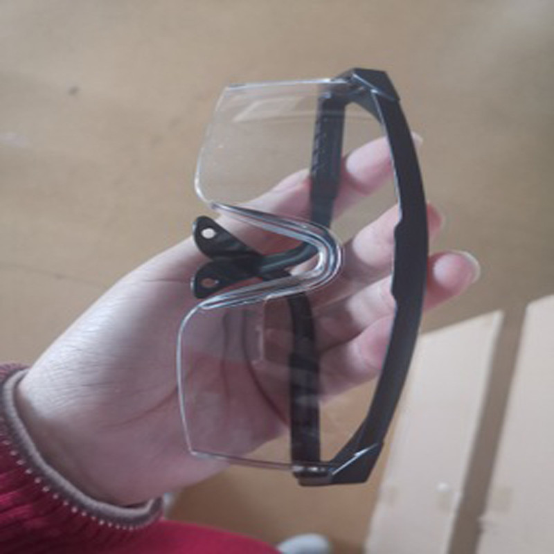 Ce sertificētas pretaizvīšanas aizsargbrilles teleskopiskās drošības aizsargbrilles vēja necaurlaidīgas putekļu necaurlaidīgas triecienizturīgas šļakatu aizsargbrilles