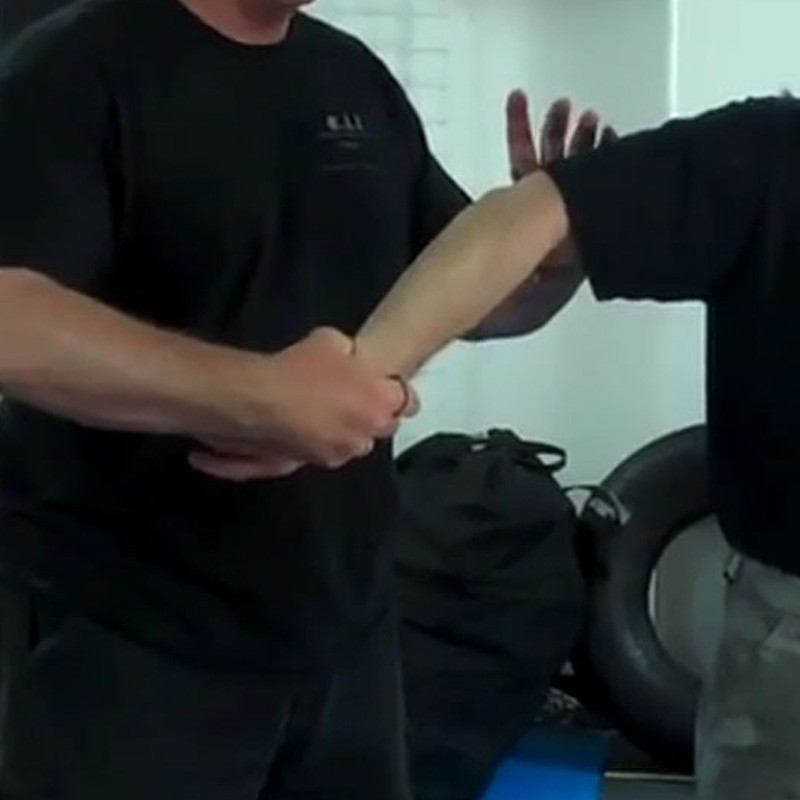 2 gab. Taktiskā Aizsardzības pirkstu gredzens Paslēpts Grifa rokturis Personiskā drošība Pašaizsardzība Cīņa ar izdzīvošanu ārkārtas situācijā āra