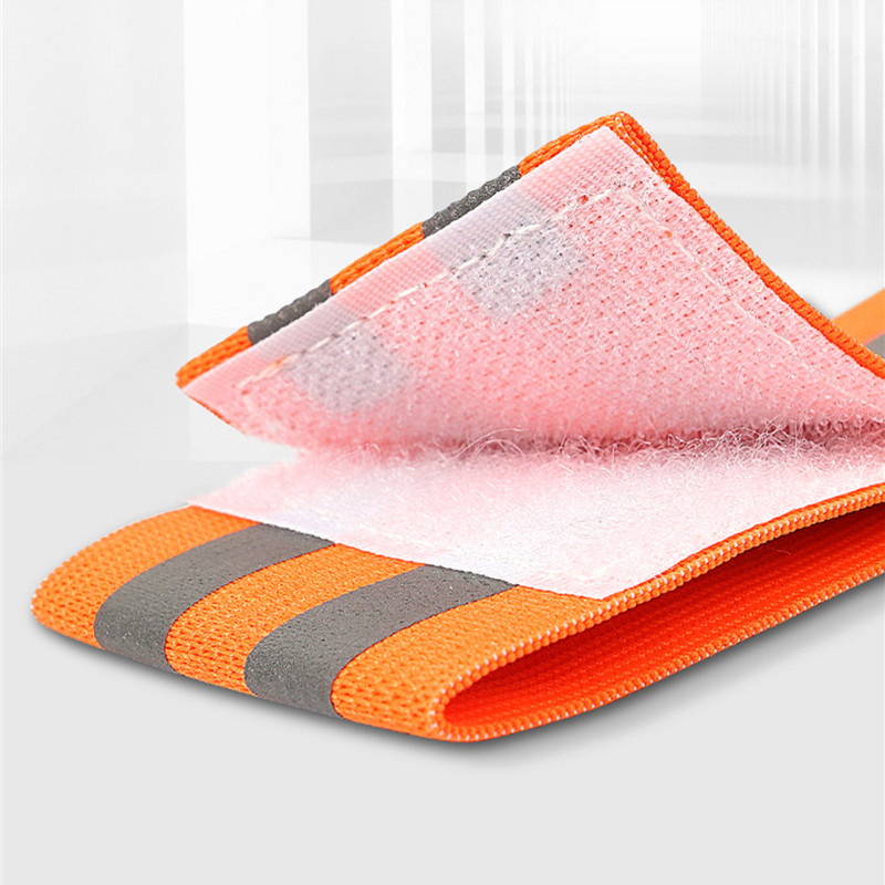 Šviesą atspindinčios juostos Elastinė rankovė Apyrankė Kulkšnies kojų dirželiai Vaikų saugos atšvaitai Juostos dirželiai naktiniam bėgimui Bėgiojant dviračiu