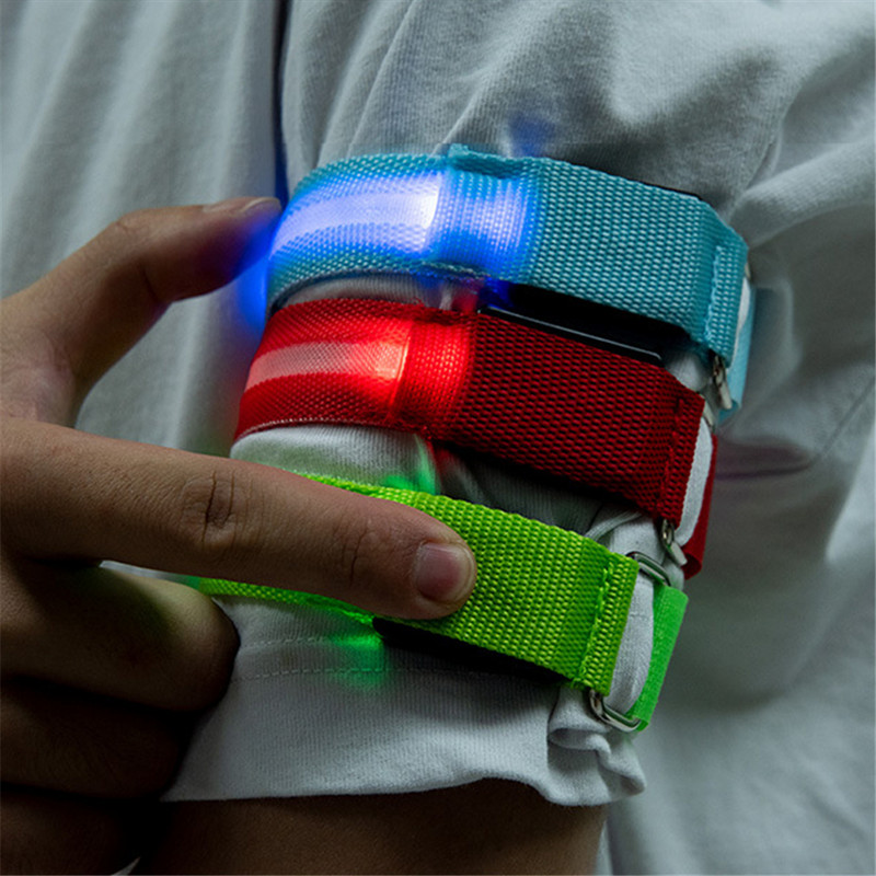 USB-laadimine LED-valgustusega ööjooks käevõru õuespordi jaoks helkur turvavöö jalgrattasõit helendav käerihm