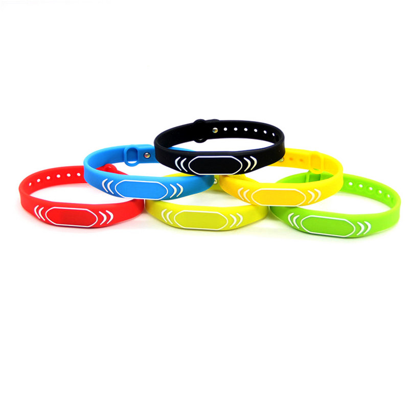 Beskontaktna ID kartica Pasivna samo za čitanje 125KHz Alien EM4100 TK4100 RFID kartica Vodootporna sigurnosna ABC silikonska narukvica Oznaka za privjesak