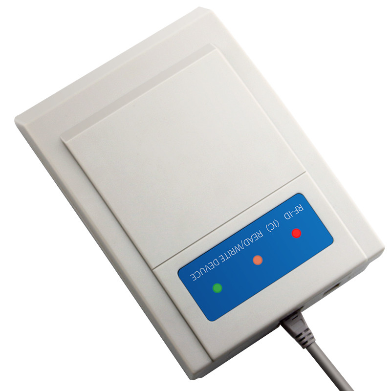 RS232-vormingus 125KHz 13,56MHz RF-kaardilugeja, liikmesüsteemi jadapääsu juhtimiskaardi väljastaja, USB-liidese toiteallikas