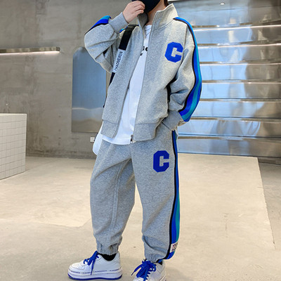 Bērni, zēni, sānu svītras, sporta tērpi, treniņtērps, ikdienišķs, ar garām piedurknēm stāvošs apkakles džemperis ar rāvējslēdzēju, elastīgs viduklis, skriešanas bikšu tērps