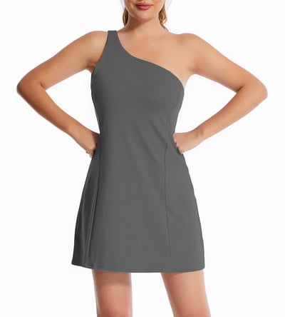 Egy vállú teniszruha nőknek, sportoló golfruha beépített melltartóval, rövidnadrág zsebekkel