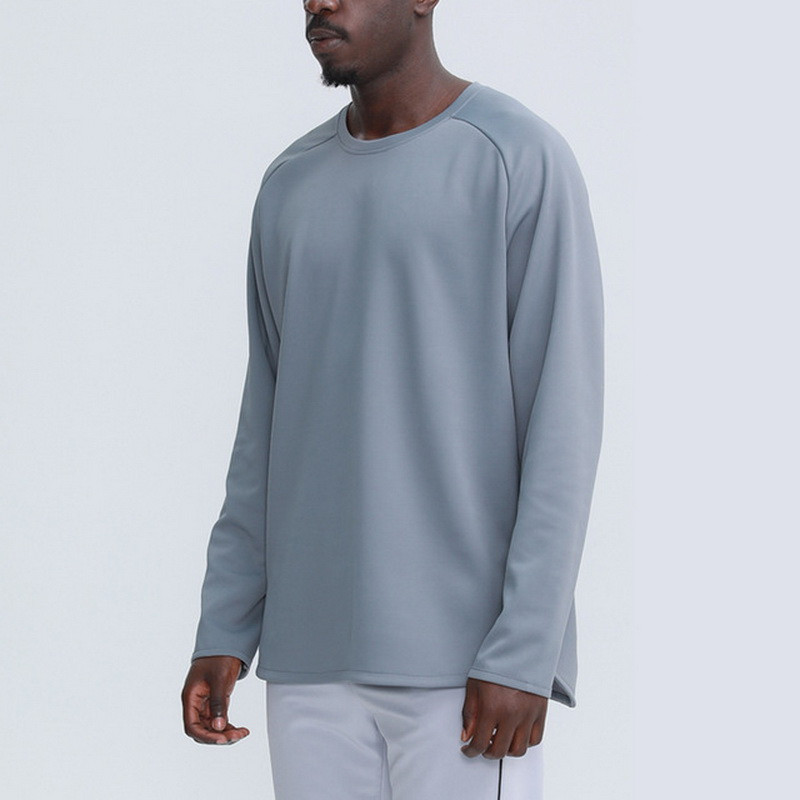 Vyrų rudens žiemos mados sportiniai megztiniai, bėgimo marškinėliai lauke, sporto salė.