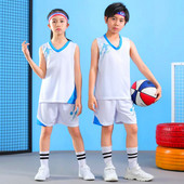Egyszerű stílusú színes gyerekeknek felnőtt kosárlabda mezek, egyéni edzési játék pulóver, légáteresztő, bő, nagy méretű sportruházat szett