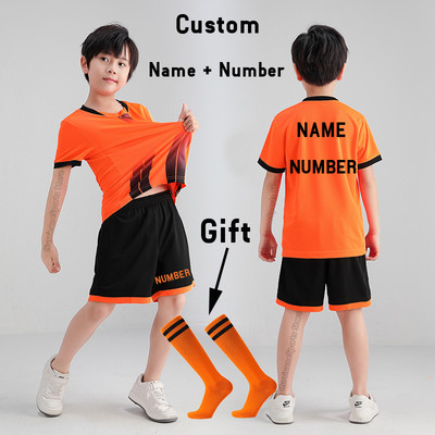 Горещи футболни фланелки за деца и възрастни Подаръчни чорапи Момчета Момичета Дамски комплекти футболни фланелки Мъжки Детски футболни униформи Футболни екипи Деца