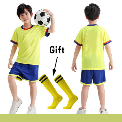 Горещи футболни фланелки за деца и възрастни Подаръчни чорапи Момчета Момичета Дамски комплекти футболни фланелки Мъжки Детски футболни униформи Футболни екипи Деца