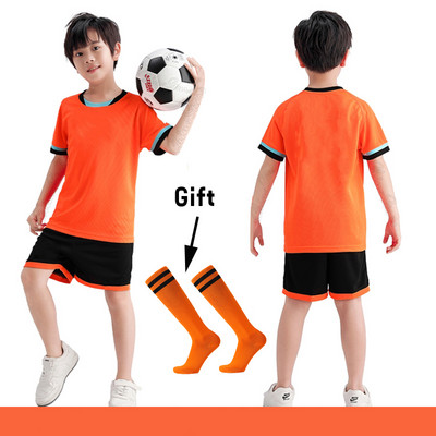 Горещи футболни фланелки за деца и възрастни Подаръчни чорапи Момчета Момичета Дамски комплекти футболни фланелки Мъжки Детски футболни униформи Футболни екипи Деца
