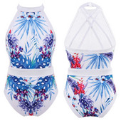 Bērni, meitenes, balti augi ar apdruku