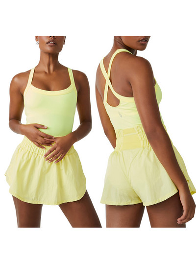 Sieviešu tenisa golfa kleita ar iebūvētiem šortiem zem vienkrāsainiem piedurknēm, sporta kleitas golfa treniņiem