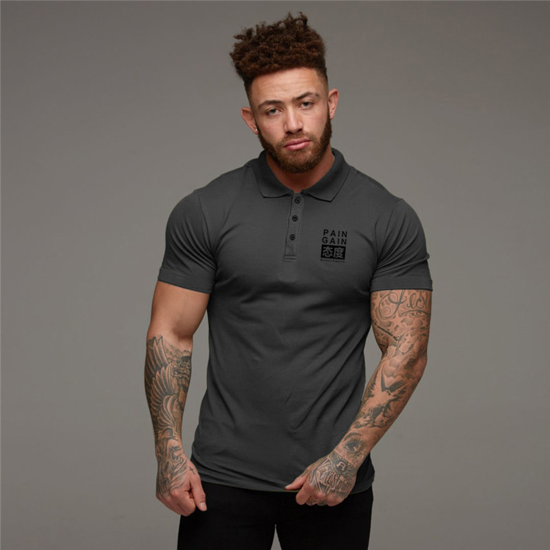 Meeste treenimine Fitness Jooksmine Sport Polo särgid Kvaliteetsed hingavad lühikeste varrukatega jõusaali Kulturismi Treening Meeskonna kaelusega särgid
