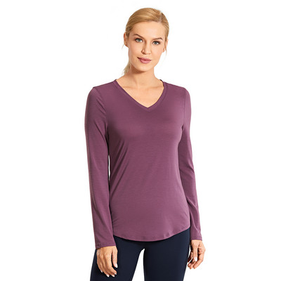 CRZ YOGA sieviešu viegls, ātri žūstošs sporta krekls ar V veida kakla izgriezumu garām piedurknēm.