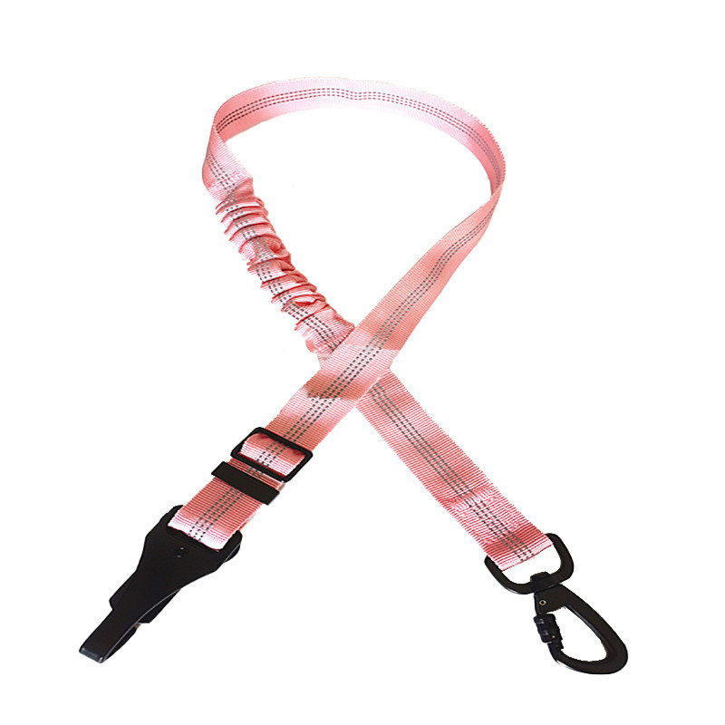 Kutya biztonsági öv 3 az 1-ben autós heveder kutyáknak, háziállatoknak Állítható biztonságú biztonsági öv, fényvisszaverő bungee öv horogzárral és csattal