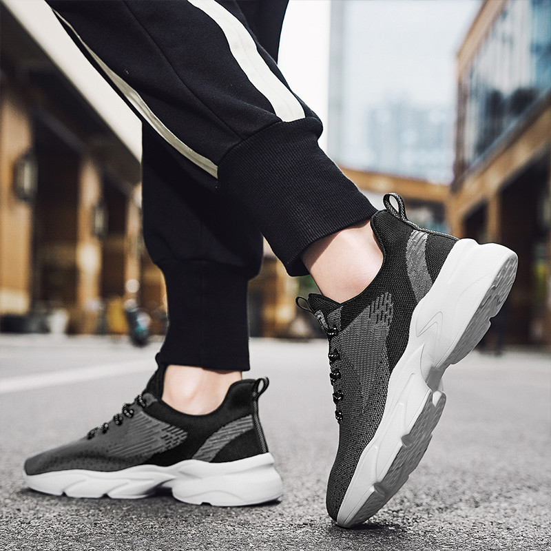 Bėgimo bateliai vyriški, kvėpuojantys lengvi, minkšti madingi sportbačiai, skirti lauko sportiniams batams suvarstyti vyrų teniso treniruokliai