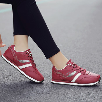 Червени маратонки за жени Спортни обувки Ежедневни популярни Sneader Маратонки за бягане PU кожени спортни обувки за тенис на открито с пори черни