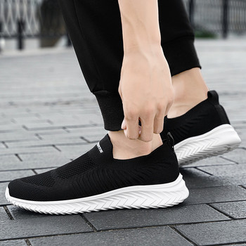 Черни обувки Мъжки маратонки Спортни обувки за жени Нехлъзгащи се обувки Меки леки мрежести Летящи Дишащи Удобни Ежедневни обувки за бягане