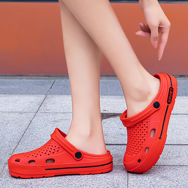 Vīrieši Sieviešu Sandales Elpojošas Mājas Čības Āra Mode Ikdienas kedas Dārza koka tupeles Trekinga apavi Liela izmēra Bezmaksas piegāde