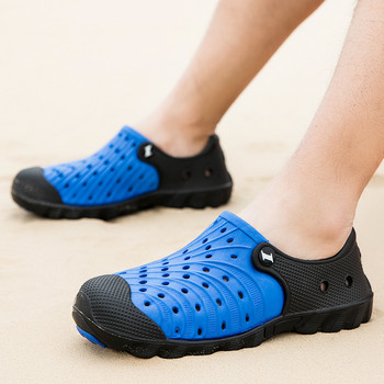 2020 Outdoor Ανδρικά σανδάλια Crocks Summer Hole Παπούτσια Crok Rubber Clogs Ανδρικά παπούτσια κήπου EVA Μαύρα μπλε σανδάλια παραλίας Παντόφλες