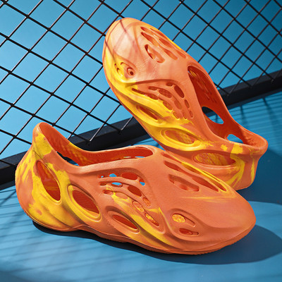 2020 Outdoor Vīriešu Sandales Crocks Summer Hole Shoes Crok Gumijas koka tupeles Vīriešu EVA Dārza Kurpes Melnas zilas Pludmales Sandales Čības