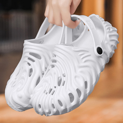 2020 Outdoor Vīriešu Sandales Crocks Summer Hole Shoes Crok Gumijas koka tupeles Vīriešu EVA Dārza Kurpes Melnas zilas Pludmales Sandales Čības