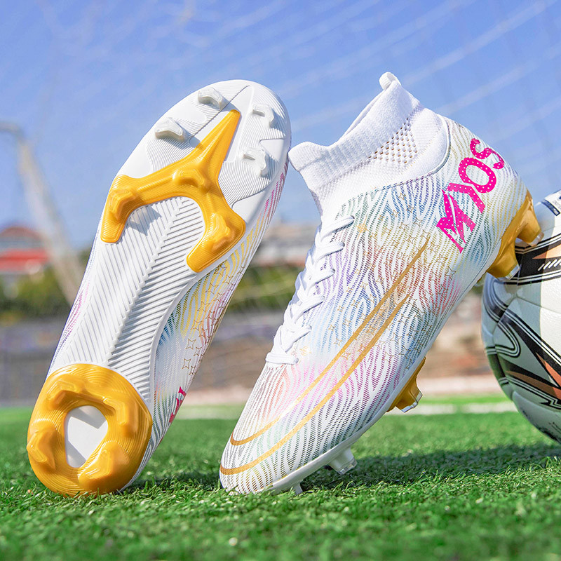 SENAGE Kvaliteetsed meeste jalgpallijalatsid TF/FG Kõrge pahkluu kõrgusega hingavad jalgpallijalatsid Professionaalsed välitingimustes kasutatavad jalgpallisaapad