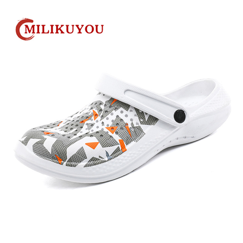 Originalne ljetne muške sandale Lagane EVA ležerne klompe Muške vrtne cipele 2023 Nove cipele za plažu na otvorenom Muške ravne papuče