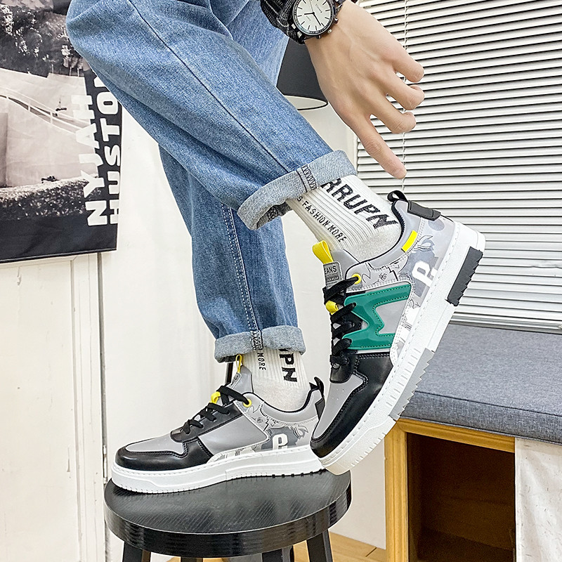 Férfi divatos sportcipők új gördeszkacipők, fűzős, légáteresztő, alacsony járócipők, alkalmi, vulkanizált, tervezői cipők férfiaknak