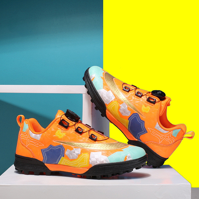 Új érkezett narancssárga Rotary gombos gyerek focicipő TF fűző nélküli beltéri focicipő gyerekeknek légáteresztő füves tornacipő fiúknak