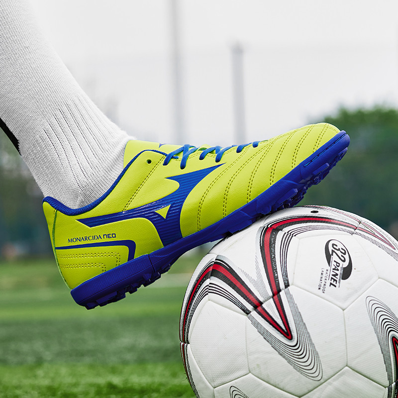 Madingi žali Unisex futbolo bateliai Nauji TF vyriški sportiniai lauko batai Patogūs neslystantys vyriški profesionalūs treniruočių batai