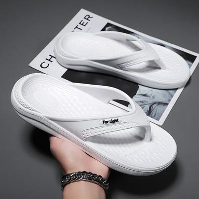 2023-as kiváló minőségű férfi cipők nyári papucs férfiaknak szabadtéri strandpapucsok férfi lapos sarkú férfi szandálok puha férfi papucsok