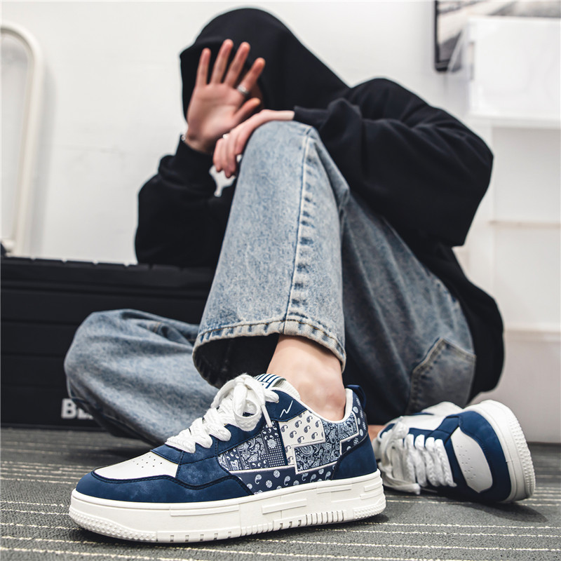 Top Férfi Alkalmi cipők Divat Luxus Designer Fekete kültéri sport gördeszkacipők Férfi fehér edzőcipők Plate-forme tornacipők