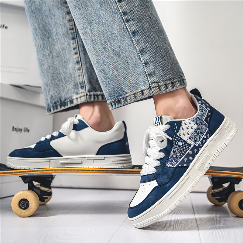 Top Férfi Alkalmi cipők Divat Luxus Designer Fekete kültéri sport gördeszkacipők Férfi fehér edzőcipők Plate-forme tornacipők