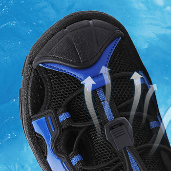 Нови 2023 летни плажни водни детски сандали Модни обувки Леки нехлъзгащи се меки дъна Засенчващи кожени момчета Удобни