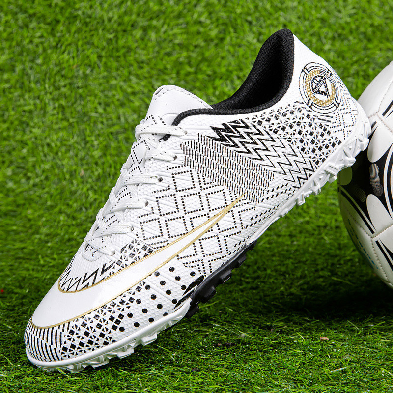 Meeste jalgpallijalatsid FG/TF kummist Mugavad libisemiskindlad Kvaliteetsed välijalgpalli treeningmatš Spordisaapad Naiste tossud