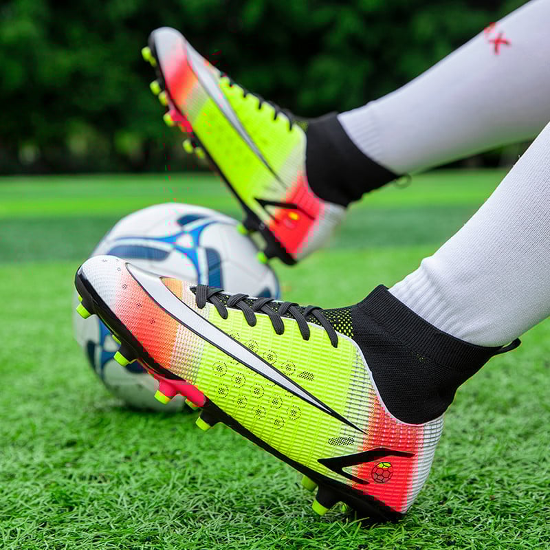 2022-es márka Fashion futballcipők férfi női légáteresztő zoknik Professzionális tornacipők Futball Férfi Hosszú tüskés Futsal Cipők Edzőcipők