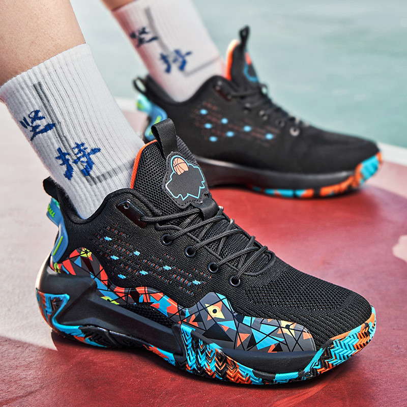 Vyriški krepšinio batai, kvėpuojantys amortizatoriai, neslystantys avėti sportiniai batai, sporto salė, treniruotės, sportiniai sportbačiai