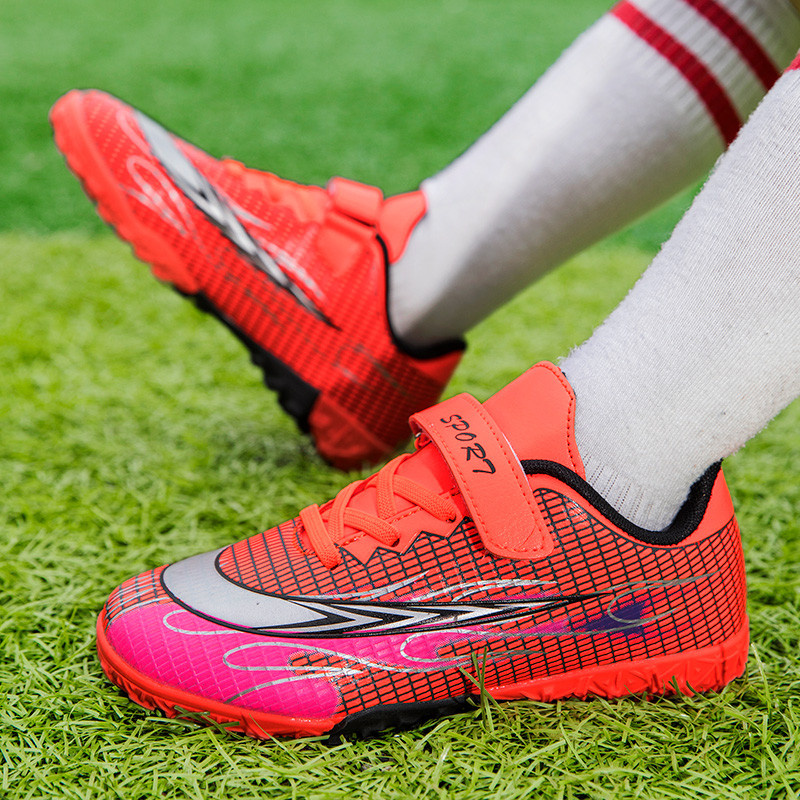 2022 Hot Sale Fashion Gyerek focicipők 31-40 méret Low Turf futballcipők Tinédzserek TF Futsal Cipők chuteira Society