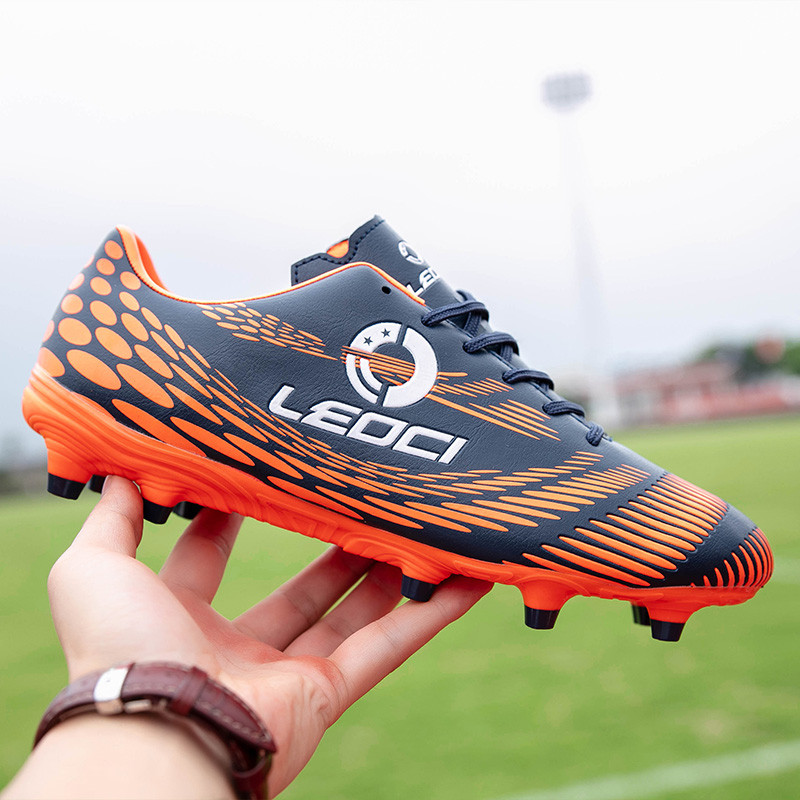 meeste jalgpallikingad siseruumides poistele jalgpall lastele jalgpallisaapad spordijalatsid futsal futzalki jalgpallitossud jalgpalliklambrid laps