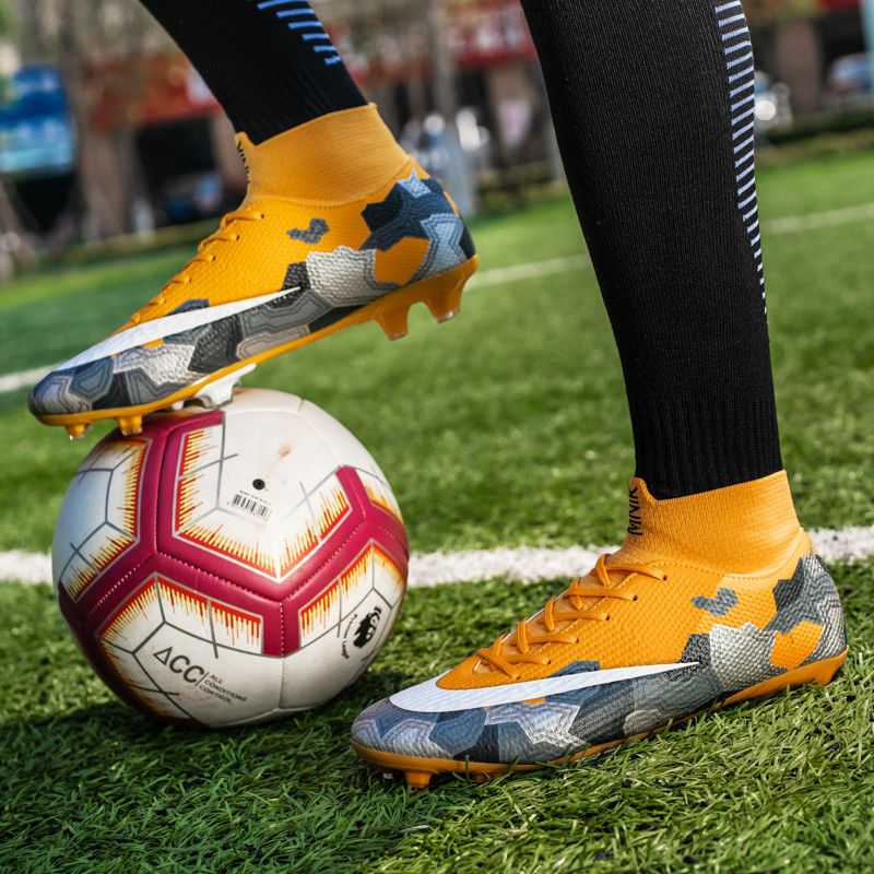 Sepatu Sepakas Bola Luar Ruangan Pria Sepatu Bot Sepak Bola Turf Atas Tinggi Sol Tahan Aus Sepatu Latihan Kontrol Ditingkatkan
