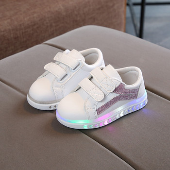 Зареждане на батерията LED маратонки Детски малки бели обувки Ежедневни спортни Бебешки обувки за ходене Светещи обувки за скейтборд Мека подметка