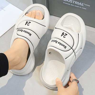 Nyári papucsok csúszásgátló, kopásálló, ütközésgátló vastag platós cipők szandálok puha és kényelmesek