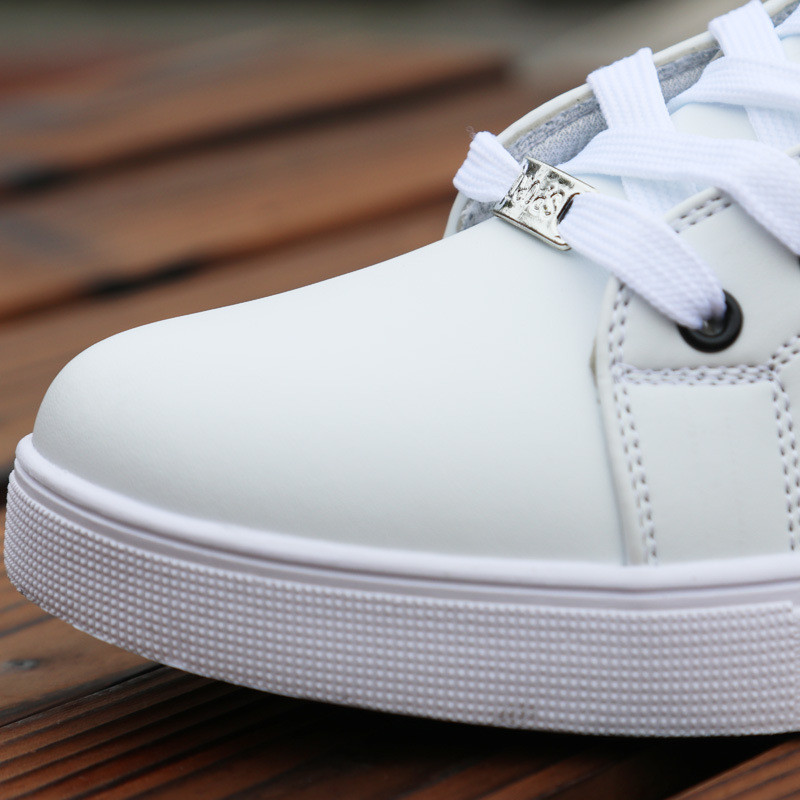 Divat Férfi gördeszkás cipők Magas felső tornacipők Légáteresztő sportcipők Fehér cipők Utcai cipők