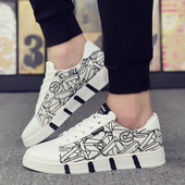 2019-es gördeszkacipő férfi tornacipő puha, légáteresztő fűzős sportcipő férfiaknak vászon lapos férfi Zapatillas Hombre 39-44 méret