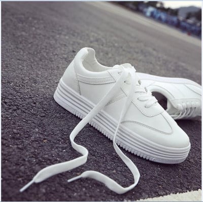 Stori balti batai moterims Plokštieji sportiniai Arder batai Moteriški moteriški odiniai batai Moterims kietos platformos riedlenčių batai