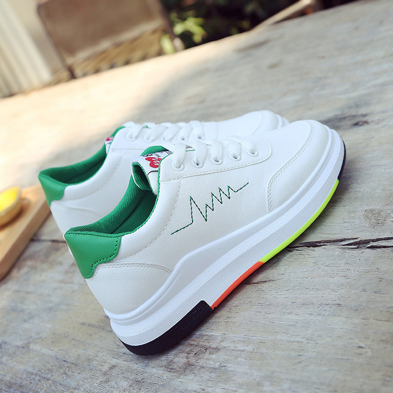 Valged kingad 2018. aasta kevad Korea režiimi naiste kingad Allmatch Tide paksu põhjaga õpilaste spordijalatsid Arder Girl rulakingad