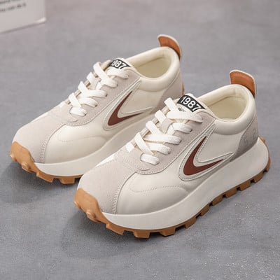 Uued naiste golfispordijalatsid Beežid klassikalised välispordijalatsid Naiste fitness-golfitreeningu mugavad muruspordijalatsid